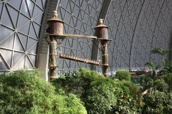 Тропический остров-курорт – самый большой в мире  крытый тропический лес