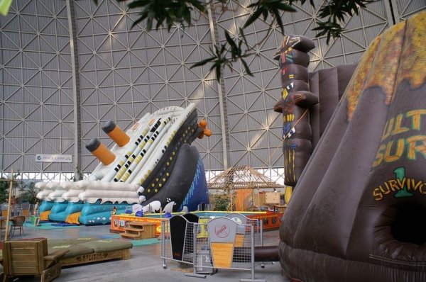 Тропический остров-курорт – самый большой в мире  крытый тропический лес