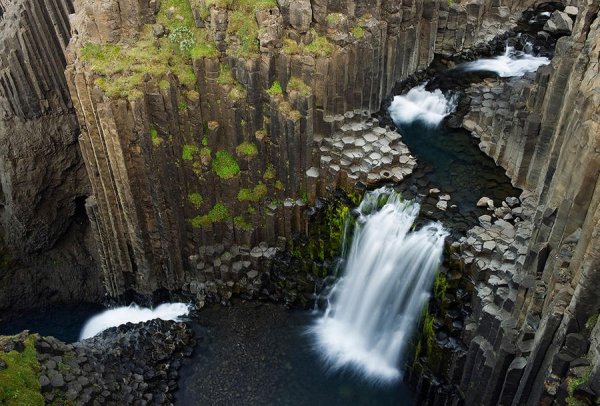 Живописные водопады Исландии (28 фото)