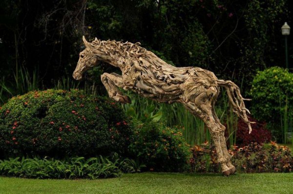 Деревянные скульптуры животных, созданные Джеймсом Дораном-Уэббом (10 фото)